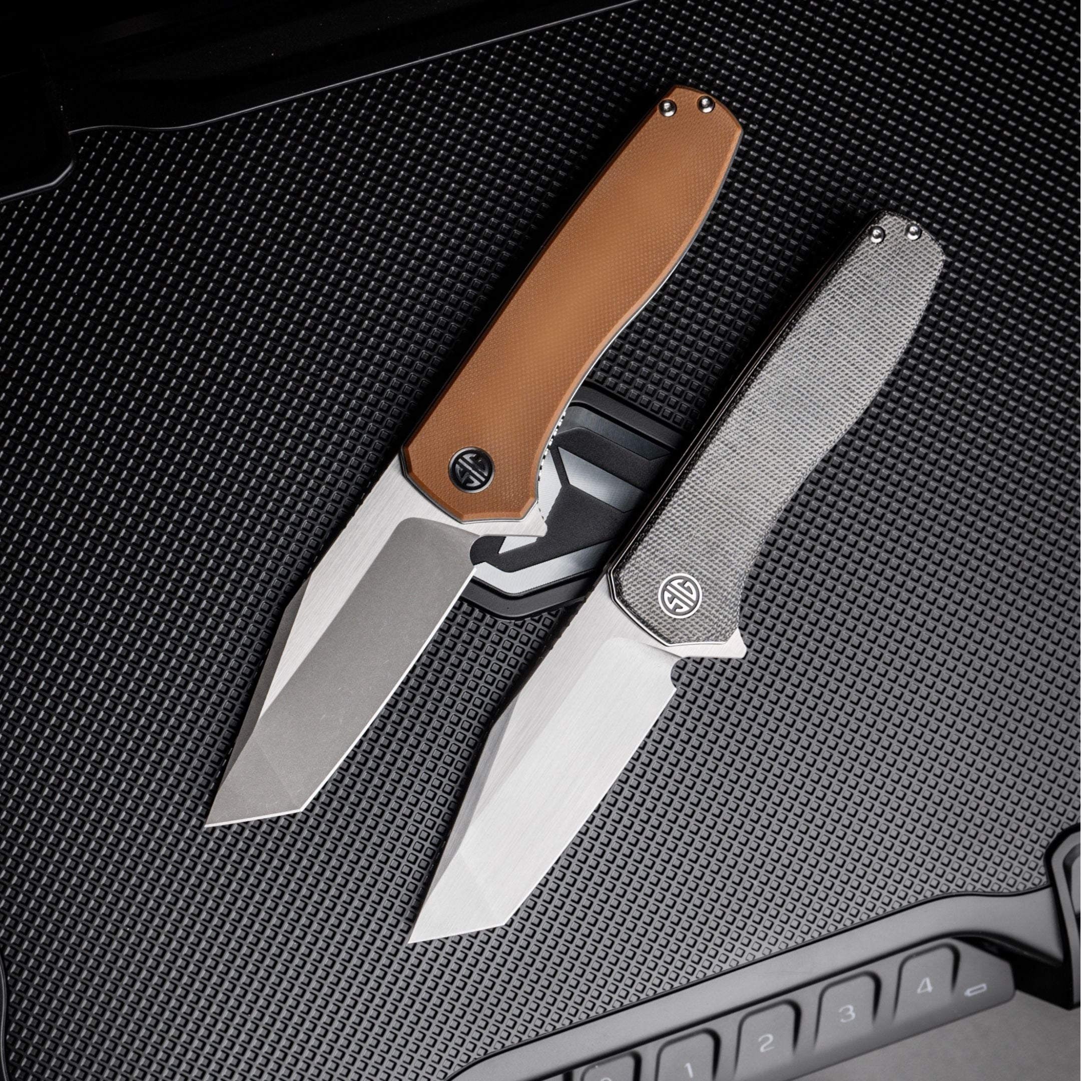 XIPHOS | Coyote Brown | G10 | Nitro-V – EIKONIC Knife Company